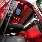 Rood verlicht cabine vrachtwagen spots le