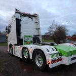 Volvo wit groen vrachtwagen