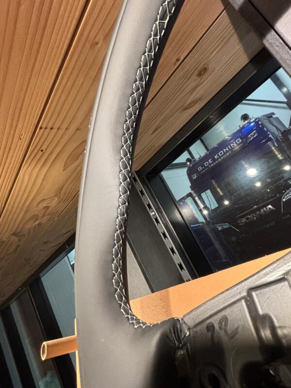 leren Scania next gen stuur zwart - Afbeelding 2